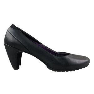 Tsubo Women's Size 8 Dufay Black Leather Closed Toe Slip On High Heel Pumps